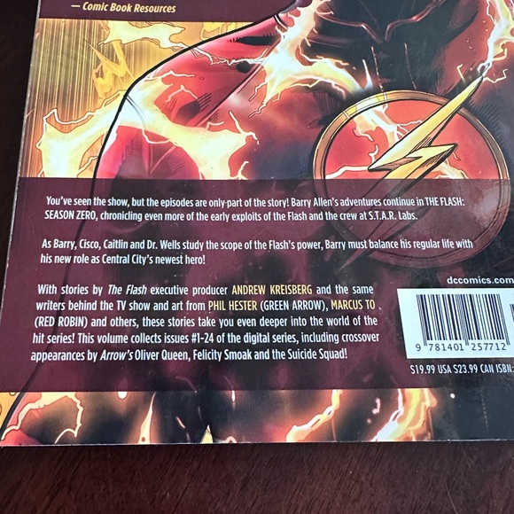 DC Comics The Flash Season Zero Paperpack Comic Book 2015 - Picture 2 of 9